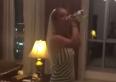 Irish teachers on a hen party in Dubai do the Mannequin Challenge